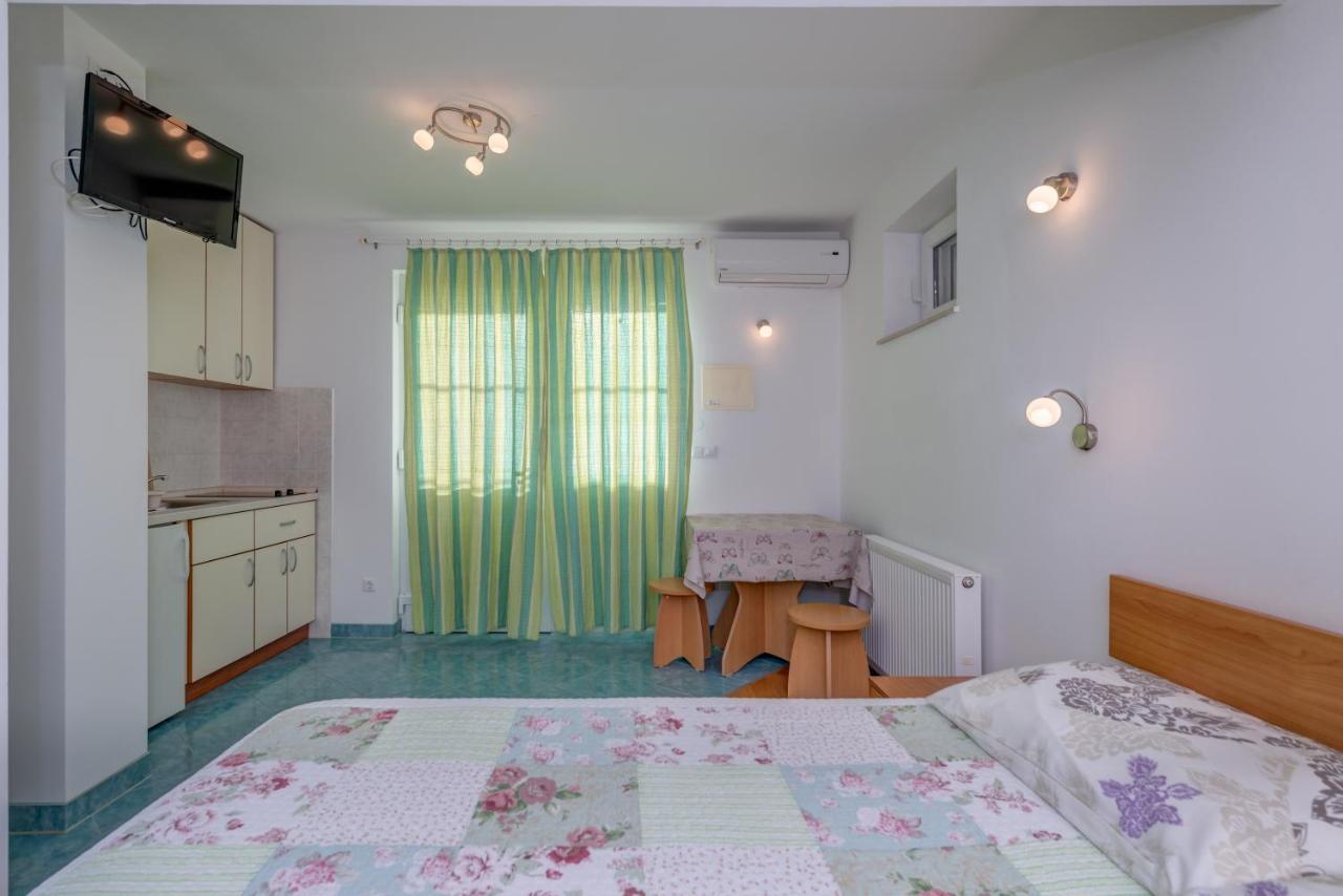 Pikolo Apartments Omis Tice Exterior foto